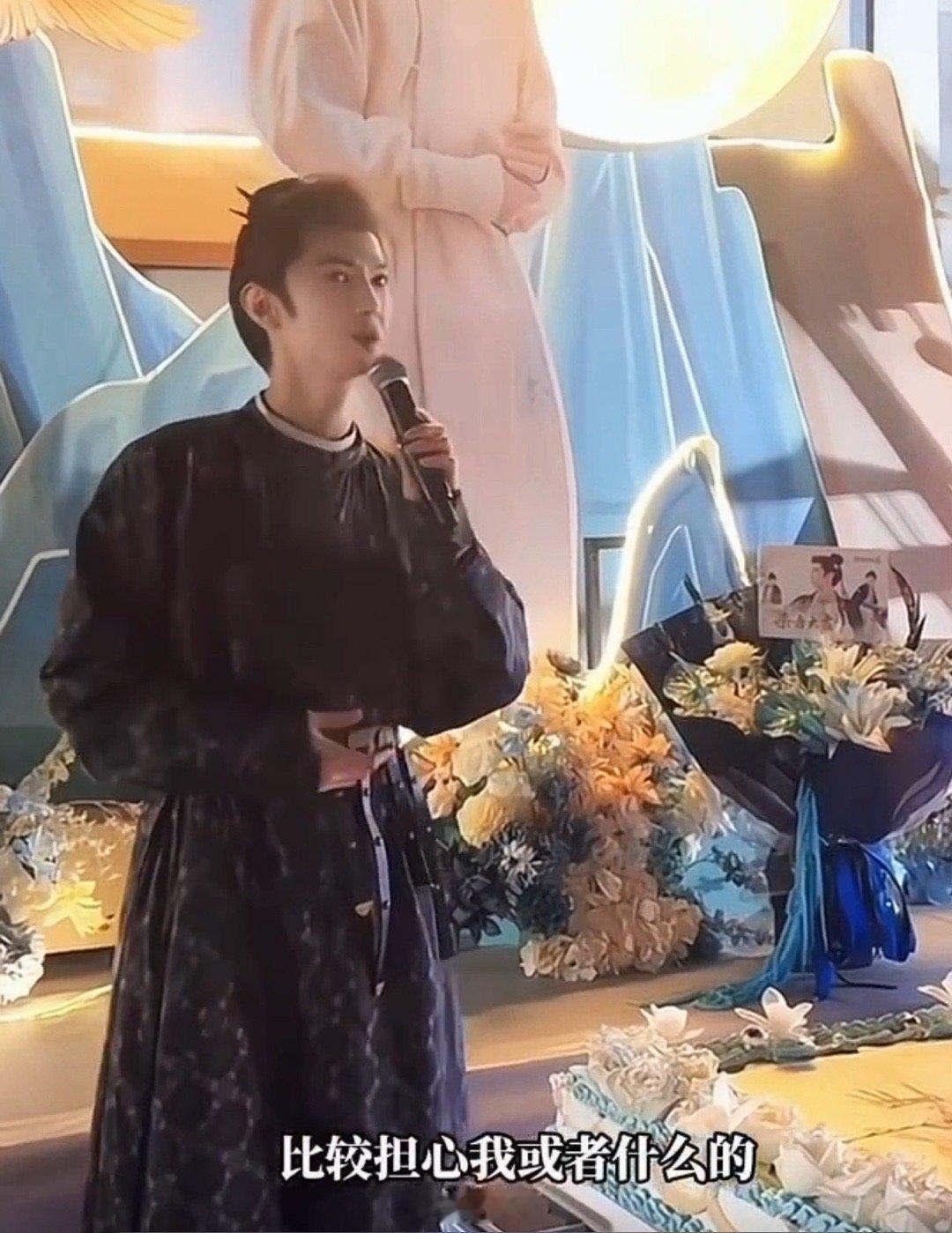 就是说陈哲远这次的回应，谁看了都会想要心疼帅哥的吧，陈哲远在《江山为聘》的杀青会