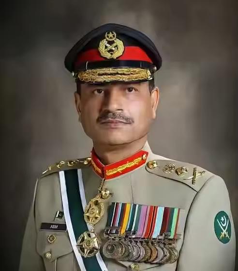 巴基斯坦直接跟塔利班摊牌了，官宣正式宣战，很多人都在讨论，双方打起来会多惨烈，谁