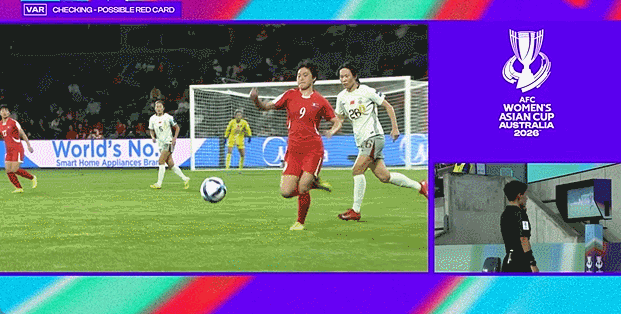 中国女足1比1朝鲜女足，中朝之战太激烈了，开场就火星撞地球！双方身体对抗太激烈了