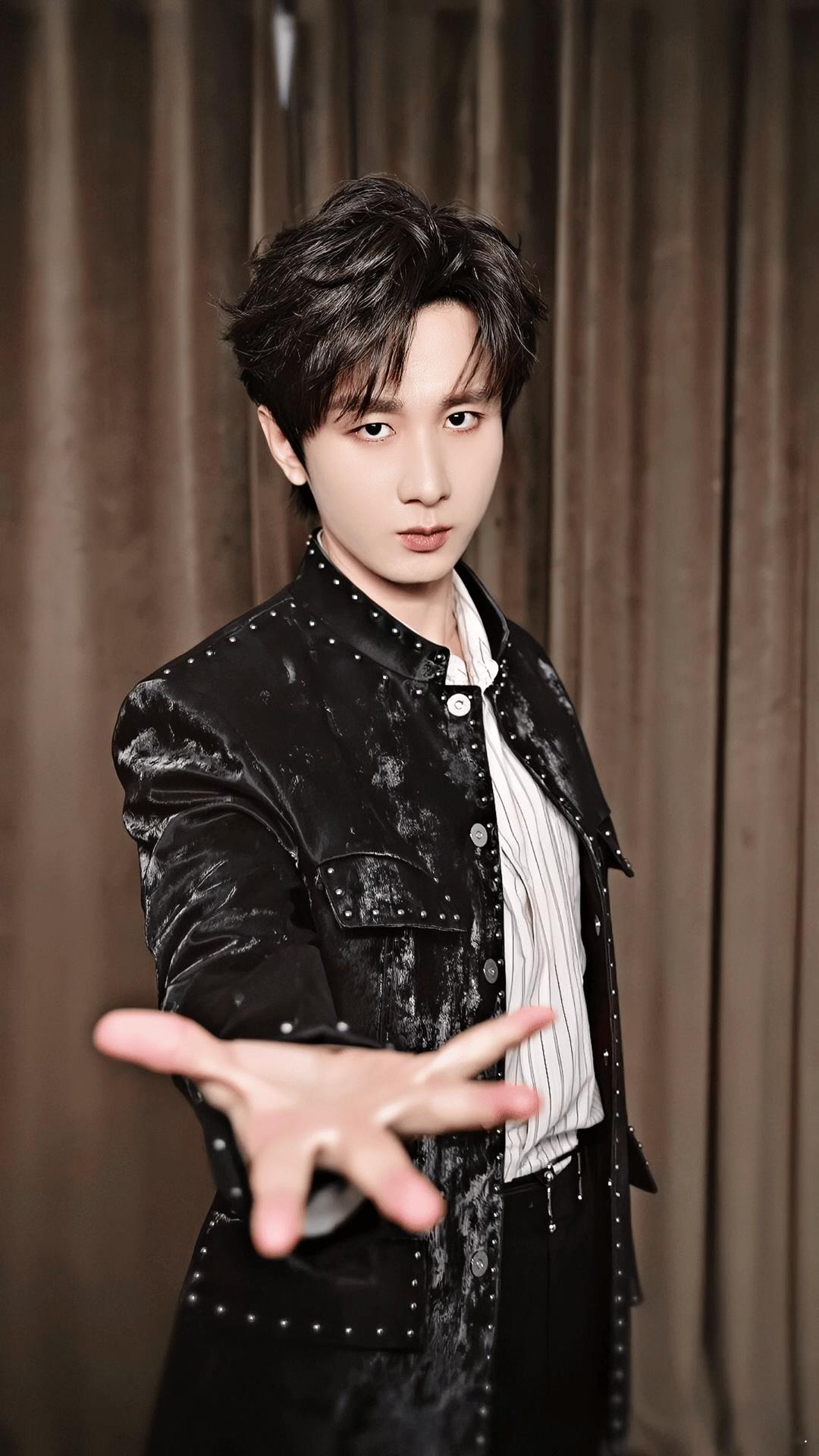 永远看不够成毅舞剑🗡️剑随身动，自带侠者风范！|