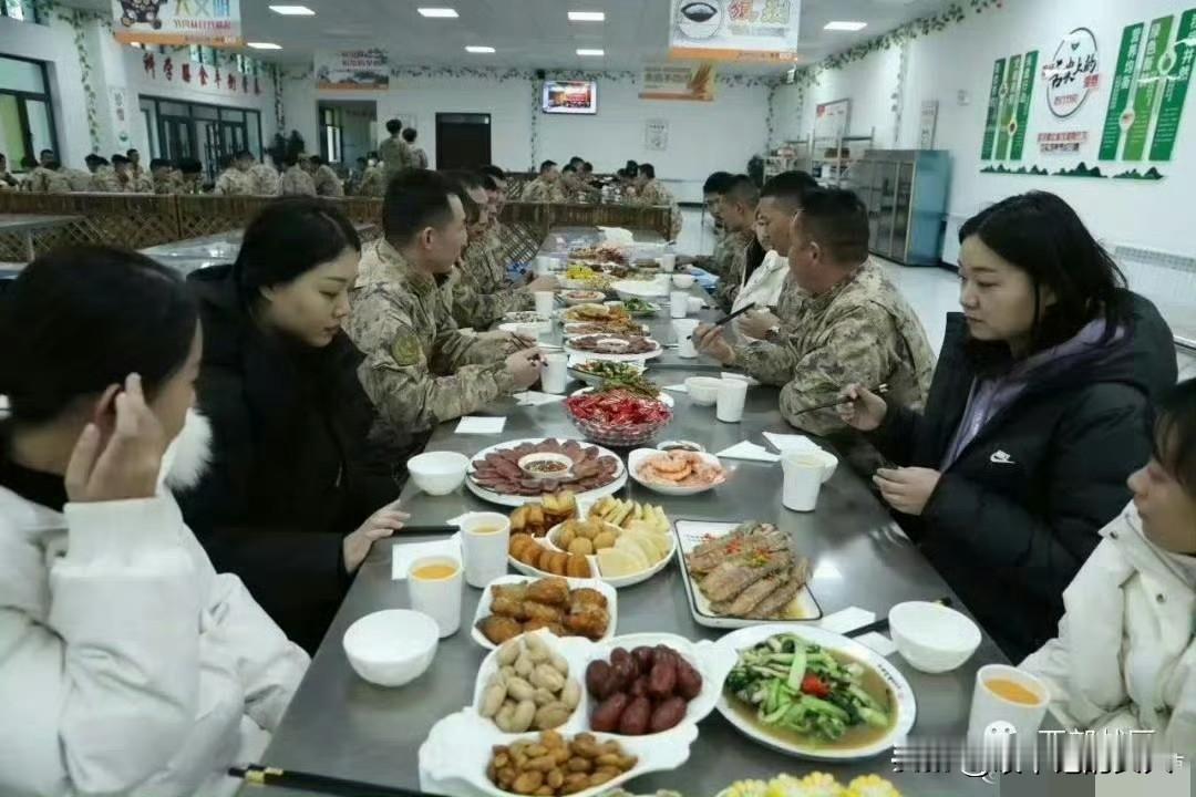 赞一个！给军嫂加个餐！部队特色！[赞][赞][赞][赞]你在部队好好干，家里