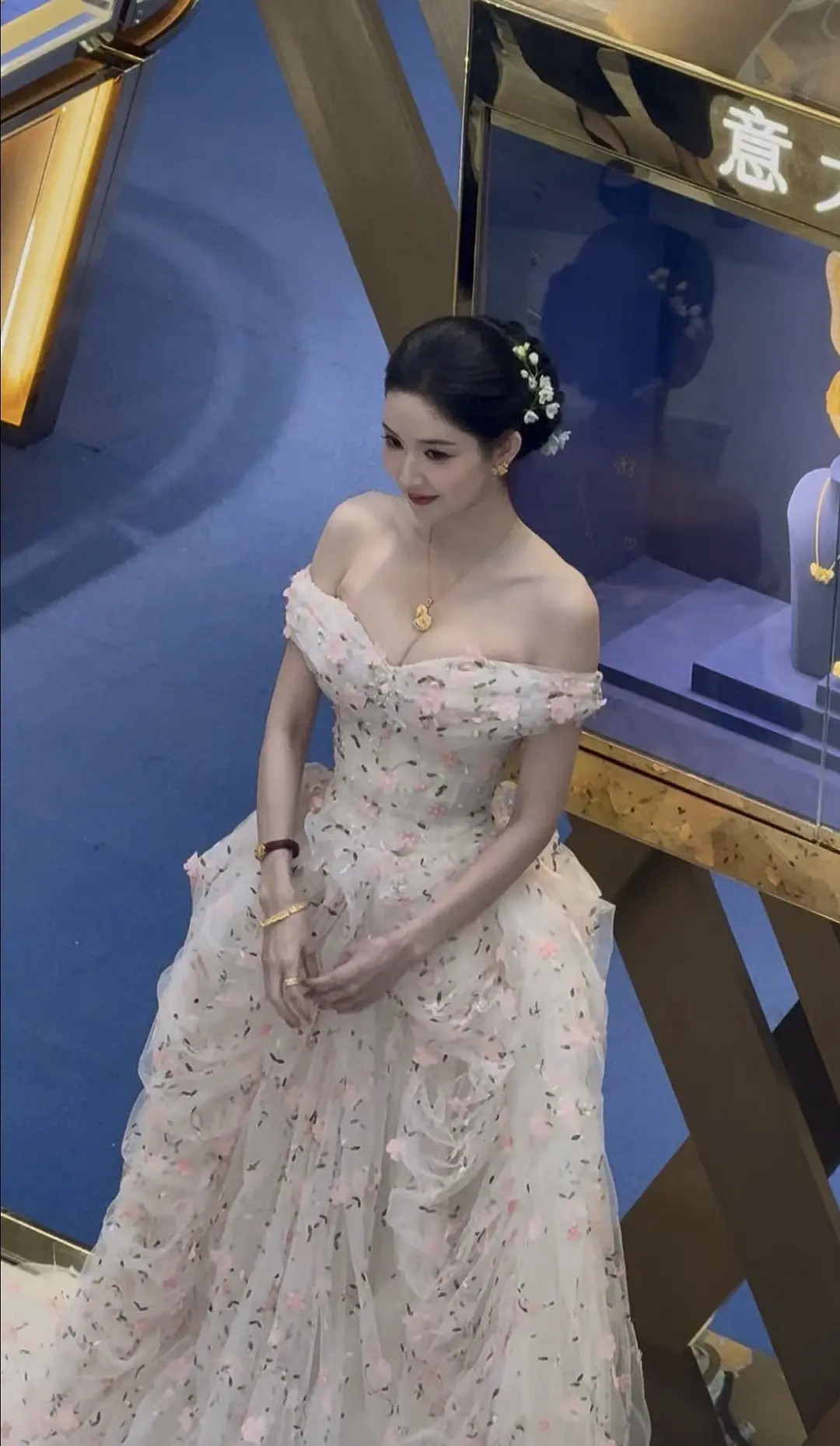 王玉雯身材这么好，为啥总是不温不火的感觉​​​