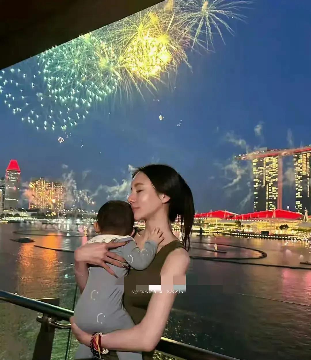 何猷君多年前女友林慧俐，突然又晒出了一个娃娃。她是新加坡百亿豪门名媛，瓦伦西亚