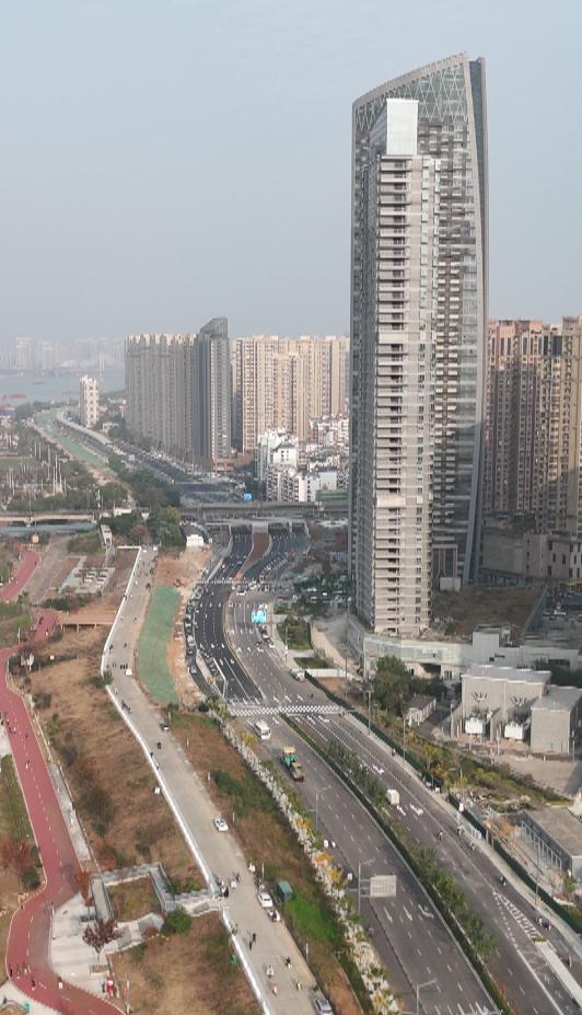 建设3年，蚌埠滨河南路将于明天（11月20日）通车蚌埠滨河南路市靓淮河工程的