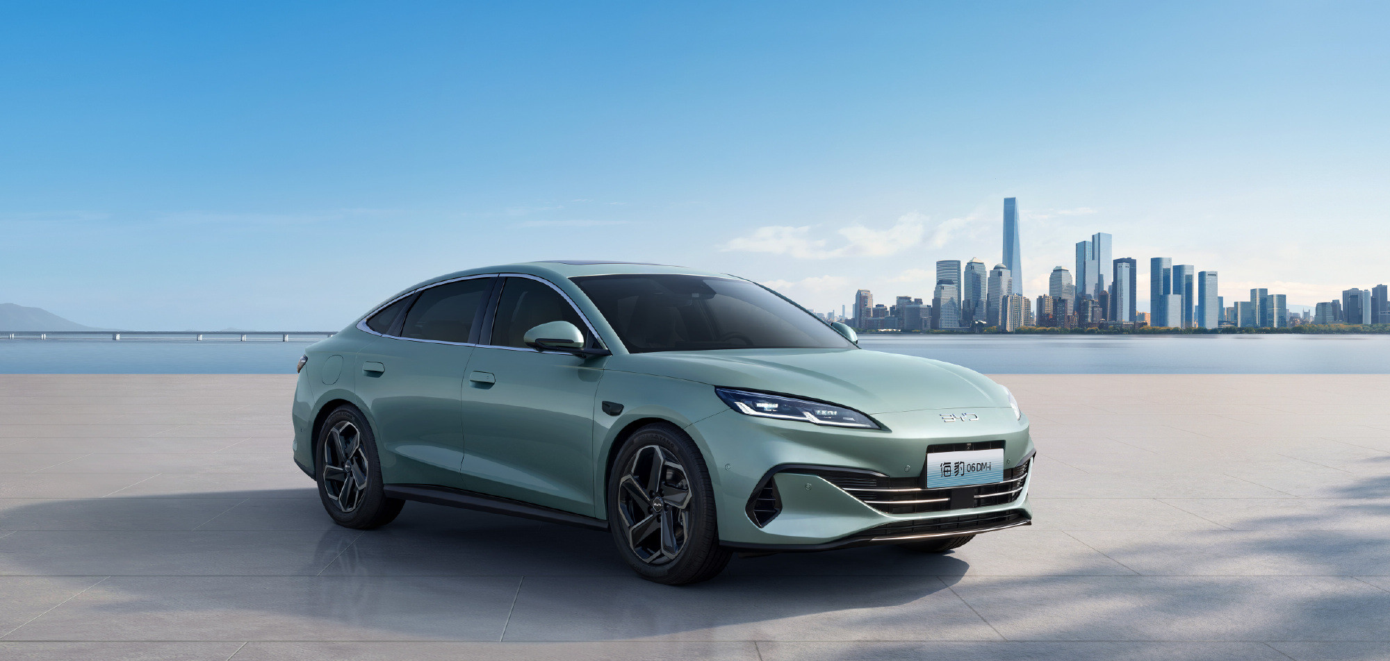 大家有没有发现，很多人买插混其实就想要两件事：平时当纯电开、长途又不慌。今年开年