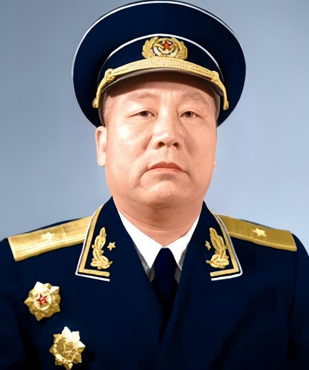 四保临江战役期间，第三纵队司令员姓曾，叫曾克林，副司令员也姓曾，叫曾国华。奇怪的