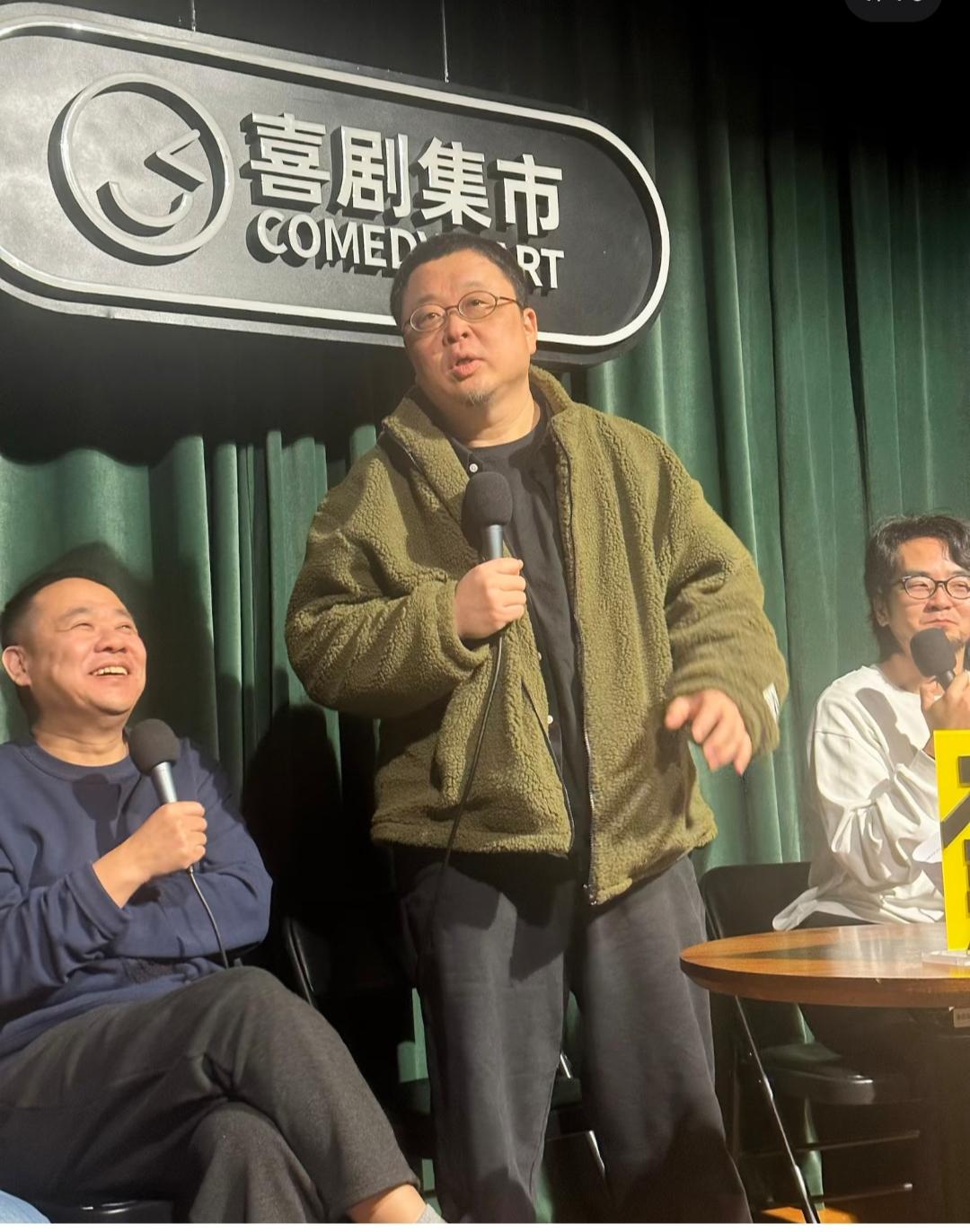 罗永浩谈喜欢的耳机停产。2月6日，罗永浩先生发文说，索尼N3这款耳机是他最喜欢的