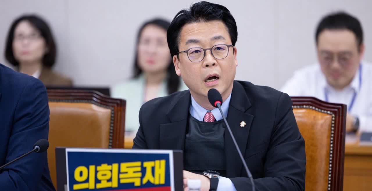 韩国在野的国民力量党2日针对在共同民主党党首选举中获胜的新任代表郑清来表示：“希