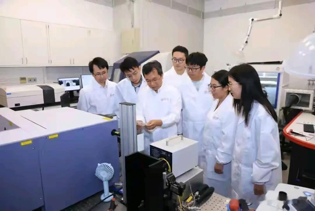 振奋人心，超越日本！自从液态电池咱们占领全球一半份额以上后，国内业界就一直沉迷