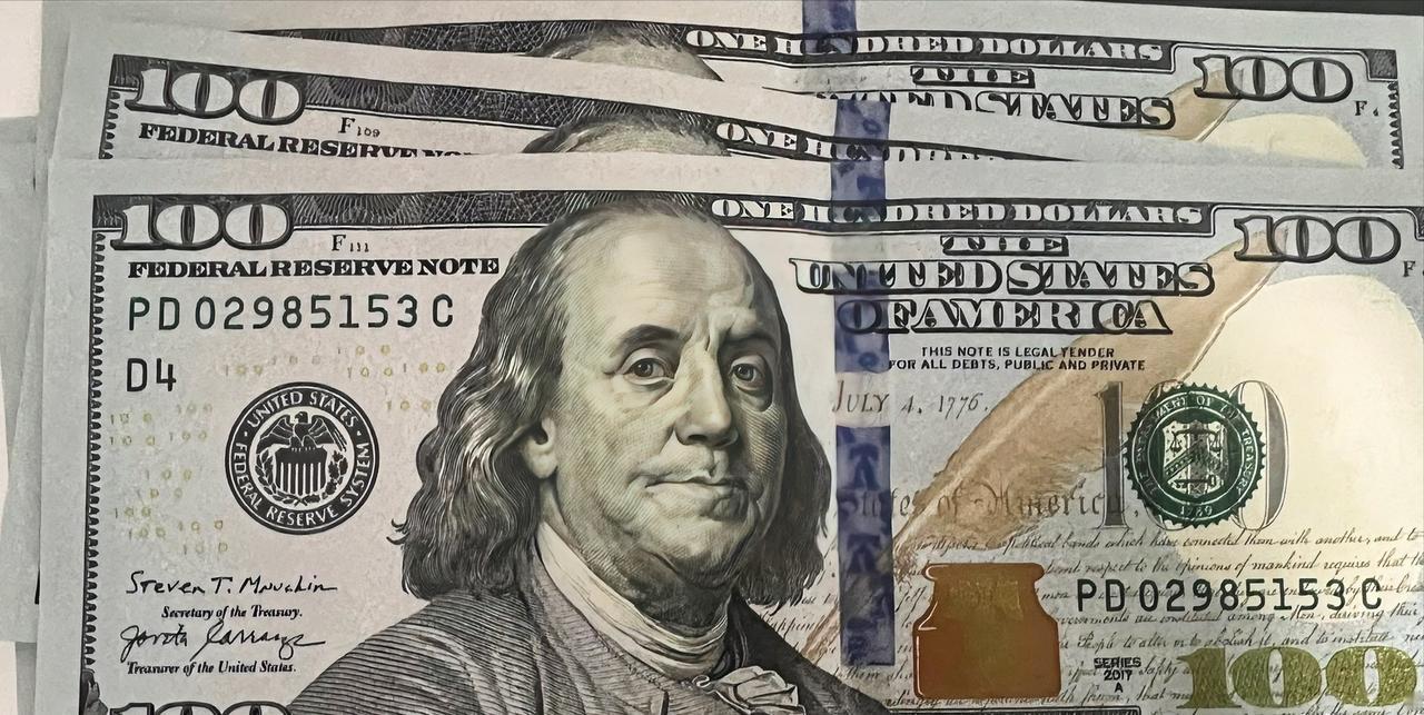 中国大抛美债当地时间12月18日，根据美国财政部公布的数据显示，全球不少国家