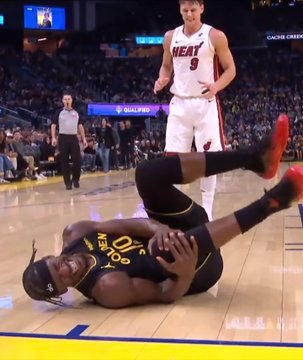 吉米·巴特勒与巴迪·希尔德在巴特勒受伤后的对话：吉米：“看着真糟，是吧。”巴迪：