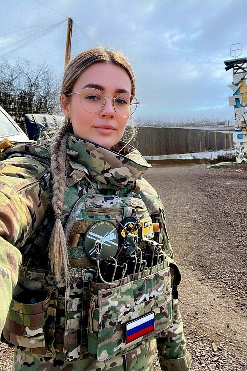 今天去了库普扬斯克——我哪儿都没看到泽连斯基，就连藏在镇牌子下面地堡里的也没看到