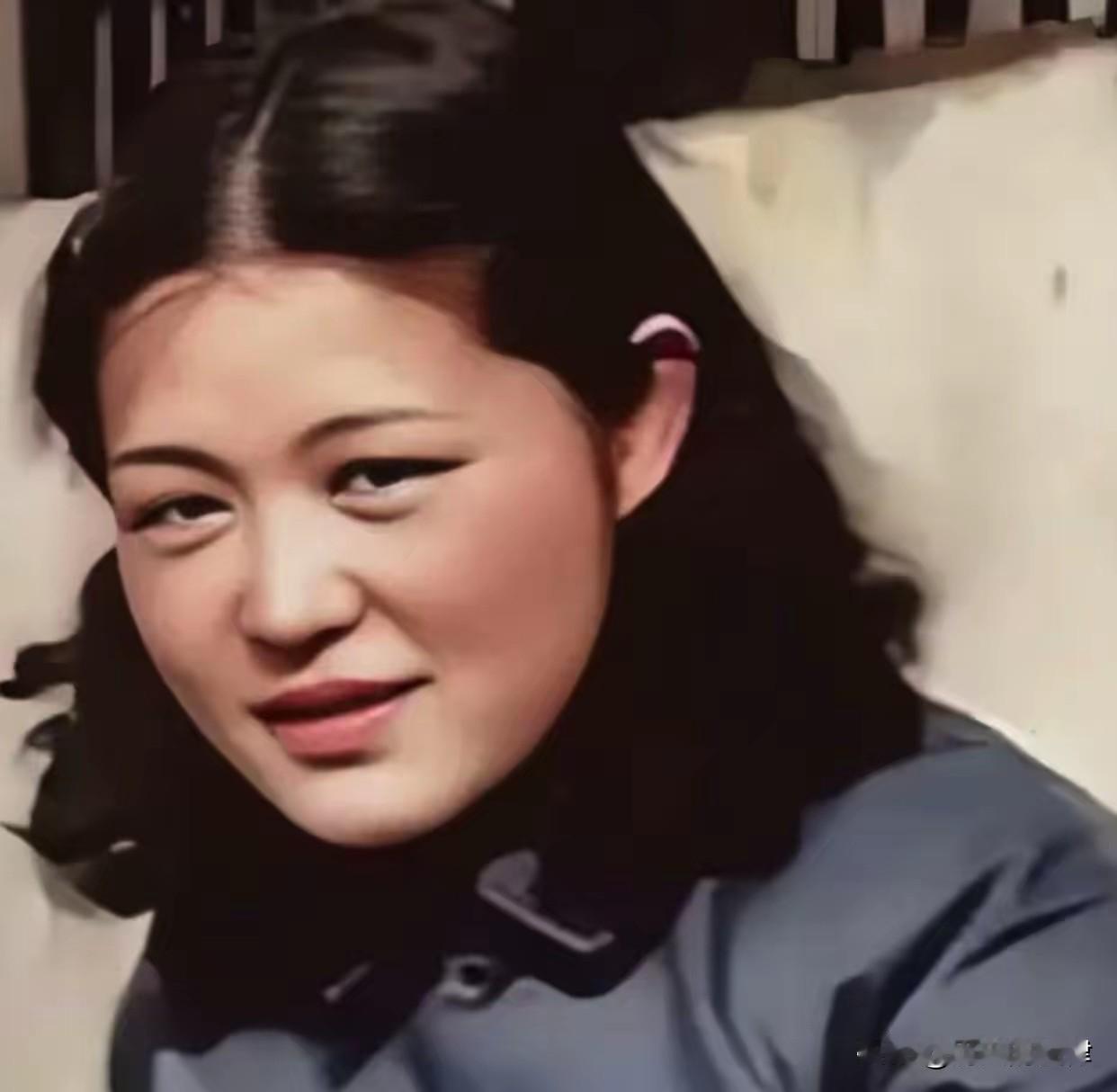 1937年延安惊天一幕！“第一美女”当众顶撞贺子珍，多次求入党却屡遭拒绝在