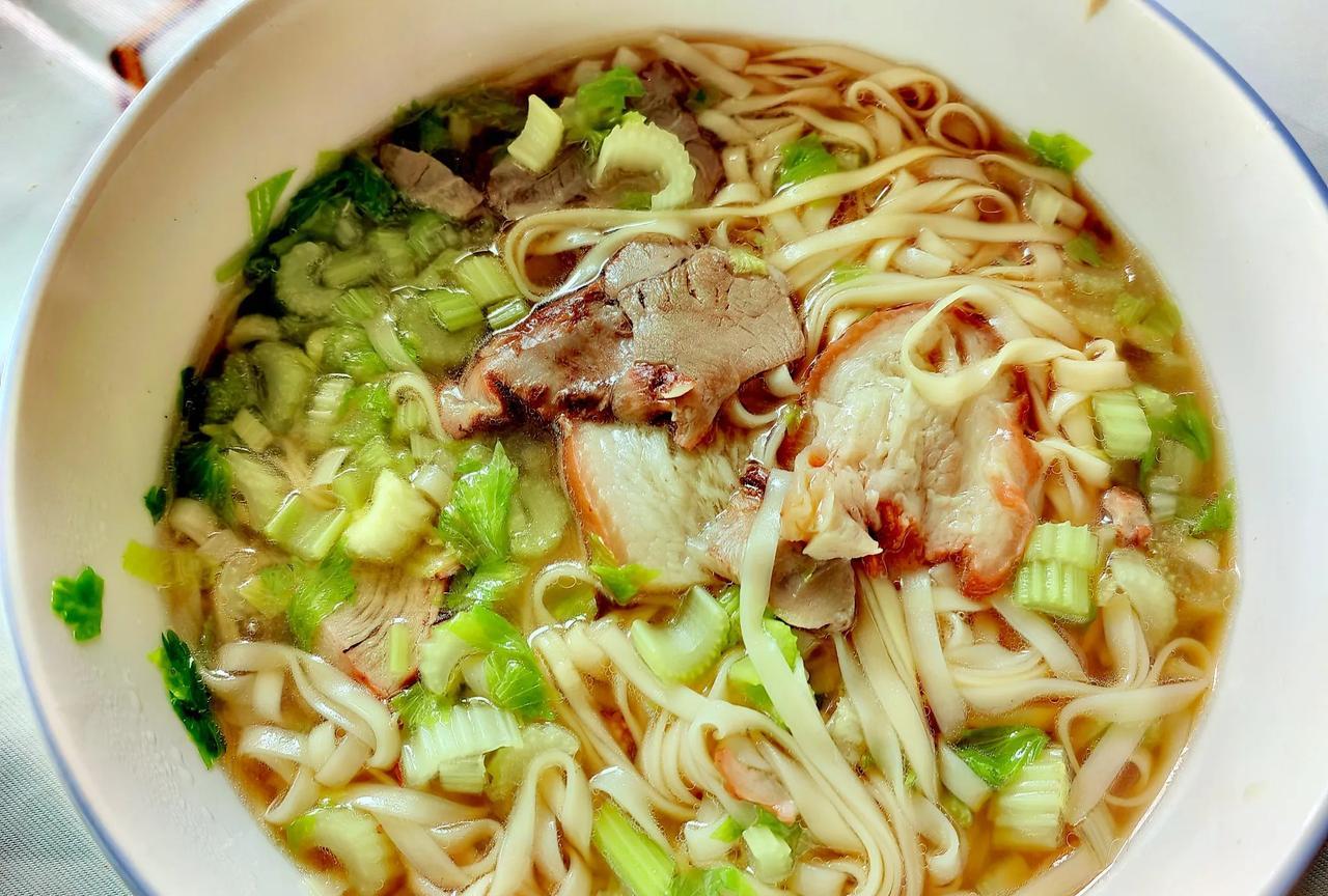 午餐，面。