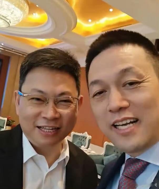 李斌在蔚来沟通会上谈尊界S800：①尊界S800定价比想象中低；②是不是证明