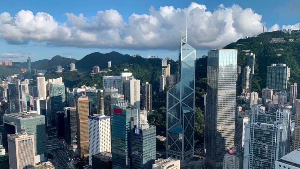 香港终结瑞士，登上顶端！跨境财富管理规模超瑞士百亿美金，全球金融格局或将彻底