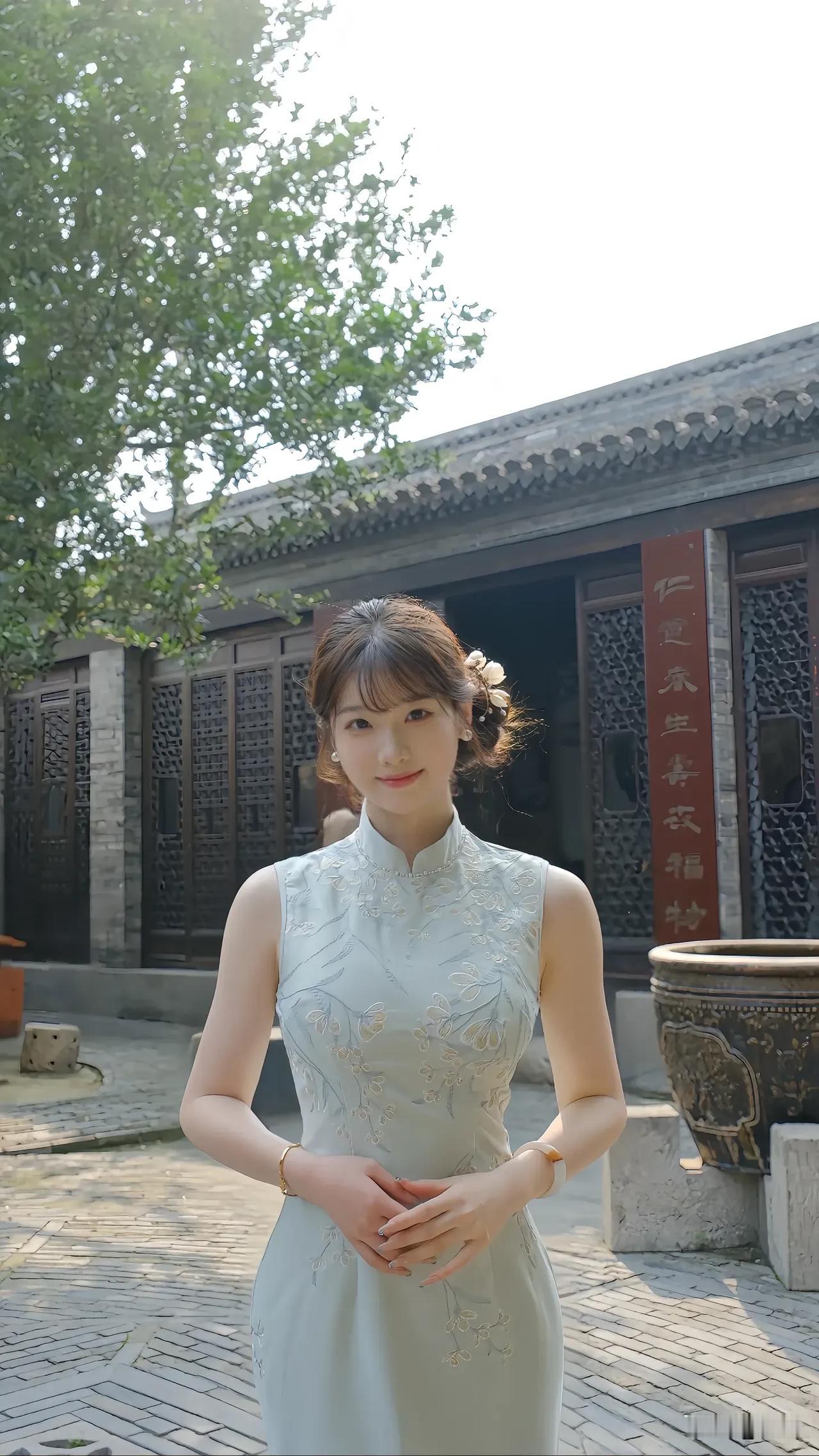 画舫听夜雨我和你船中听雨眠画舫居水上画舫我在雨天醉倚亭晚风听夜雨