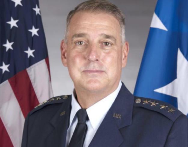 2023年初,美国空军机动司令部司令迈克·米尼汉向麾下近五万军人发布备忘录,凭“