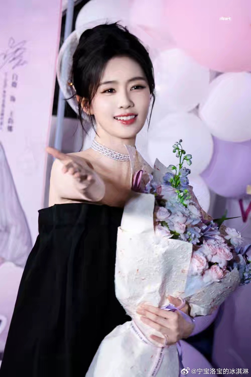 #白鹿#江苏那朵玫瑰永不凋零，我对白鹿的爱永远热烈”“为什么喜欢白鹿，因为我喜欢光，光可以逆流而上”