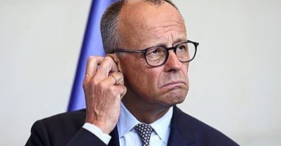 德国强硬发声！就在今天，德国总理默茨在接受采访时表示，为了尽快解决乌克兰冲突，