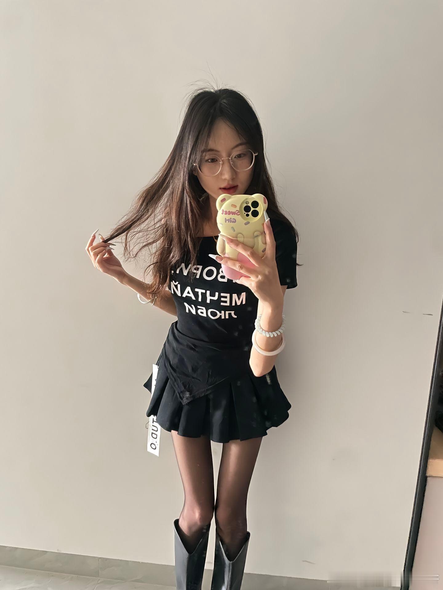 穿靴子的女孩儿很好看～​​​