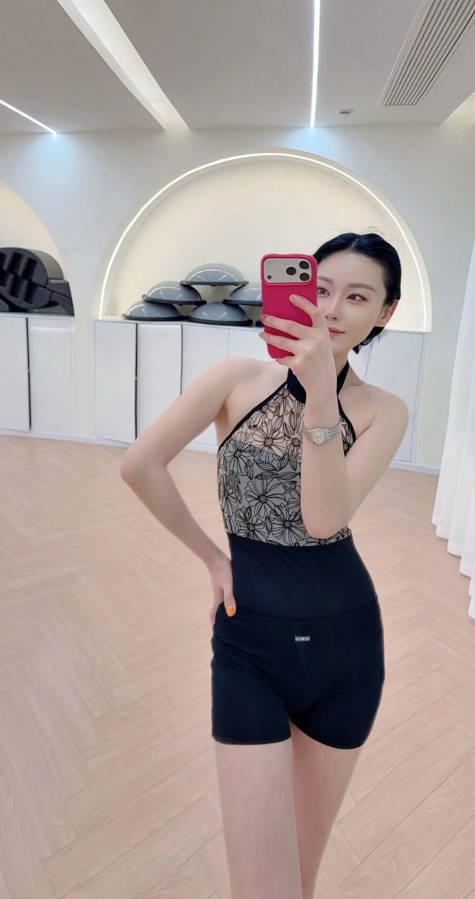 运动是一件持续的事情，好气质从不是端出来的，是身体记住了舒展的感觉，在...