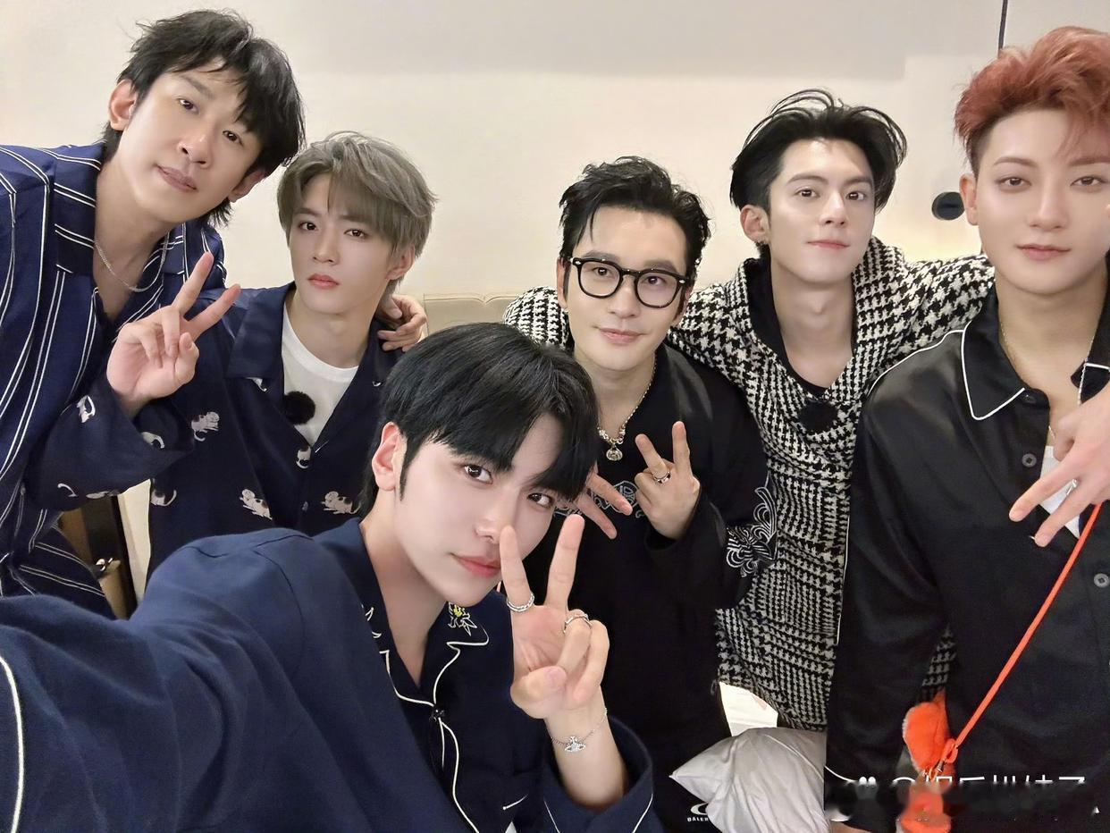 1.陶喆私下酗酒酗得挺厉害的，记忆力也跟着严重下降，但偏偏他就不爱看提词器，所以