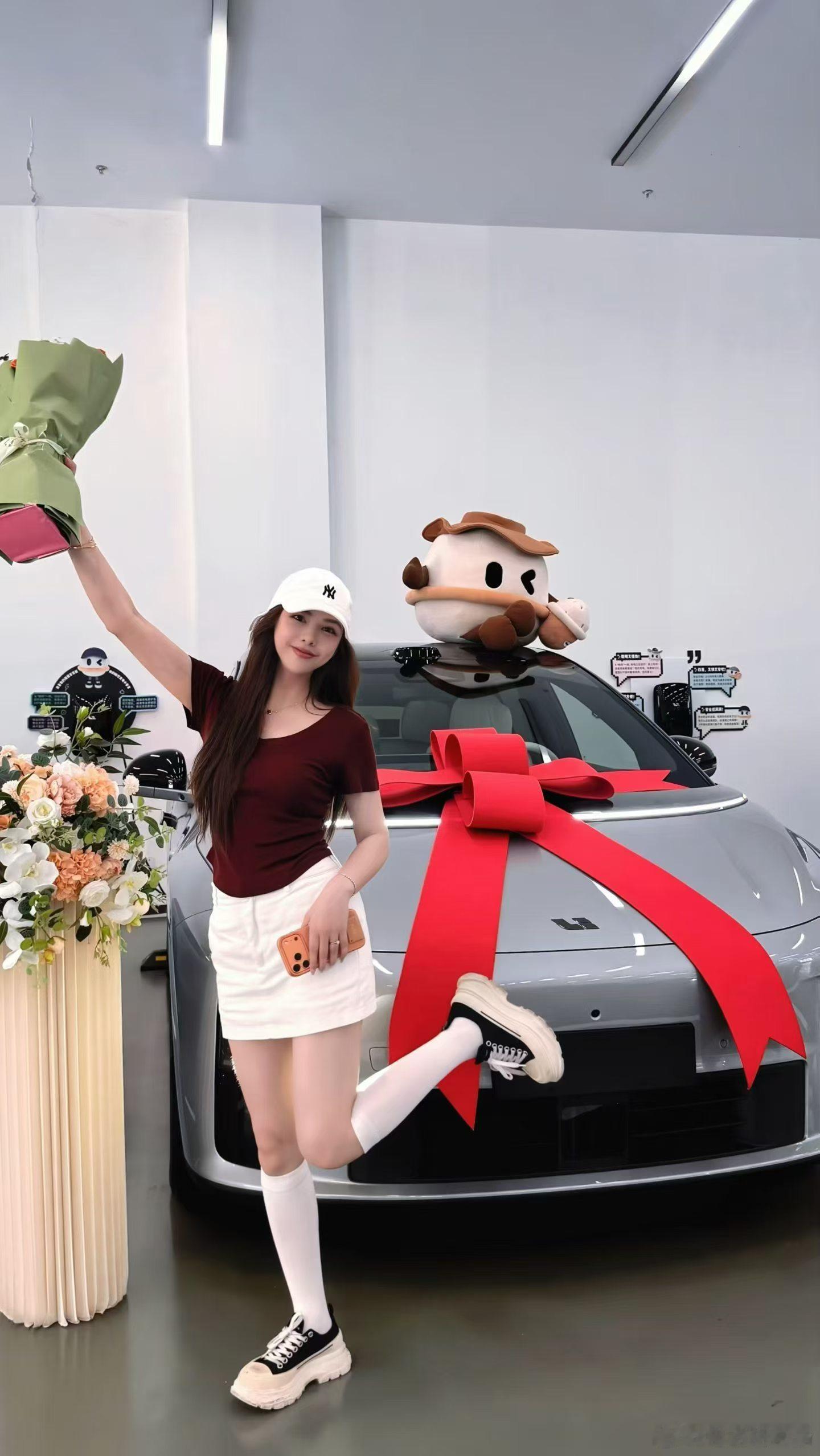 理想i6的美女群体是真的庞大啊…要家庭也要青春活力！理想两个6是很成功的！理想