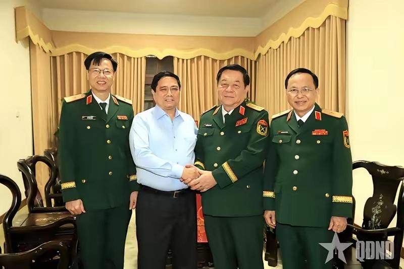 范明政应该算是公安系统走出来的越南总理；苏林长期在公安系统工作，也算是从公安系统