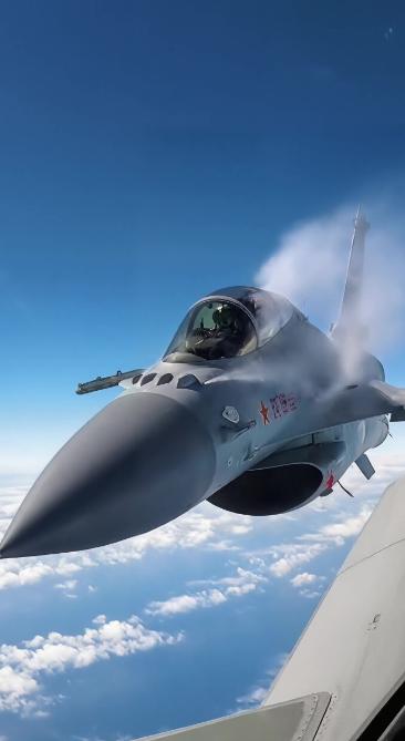 现在终于搞明白了，歼10C之所以在国际市场上不吃香，是因为很多国家都在等待土耳其