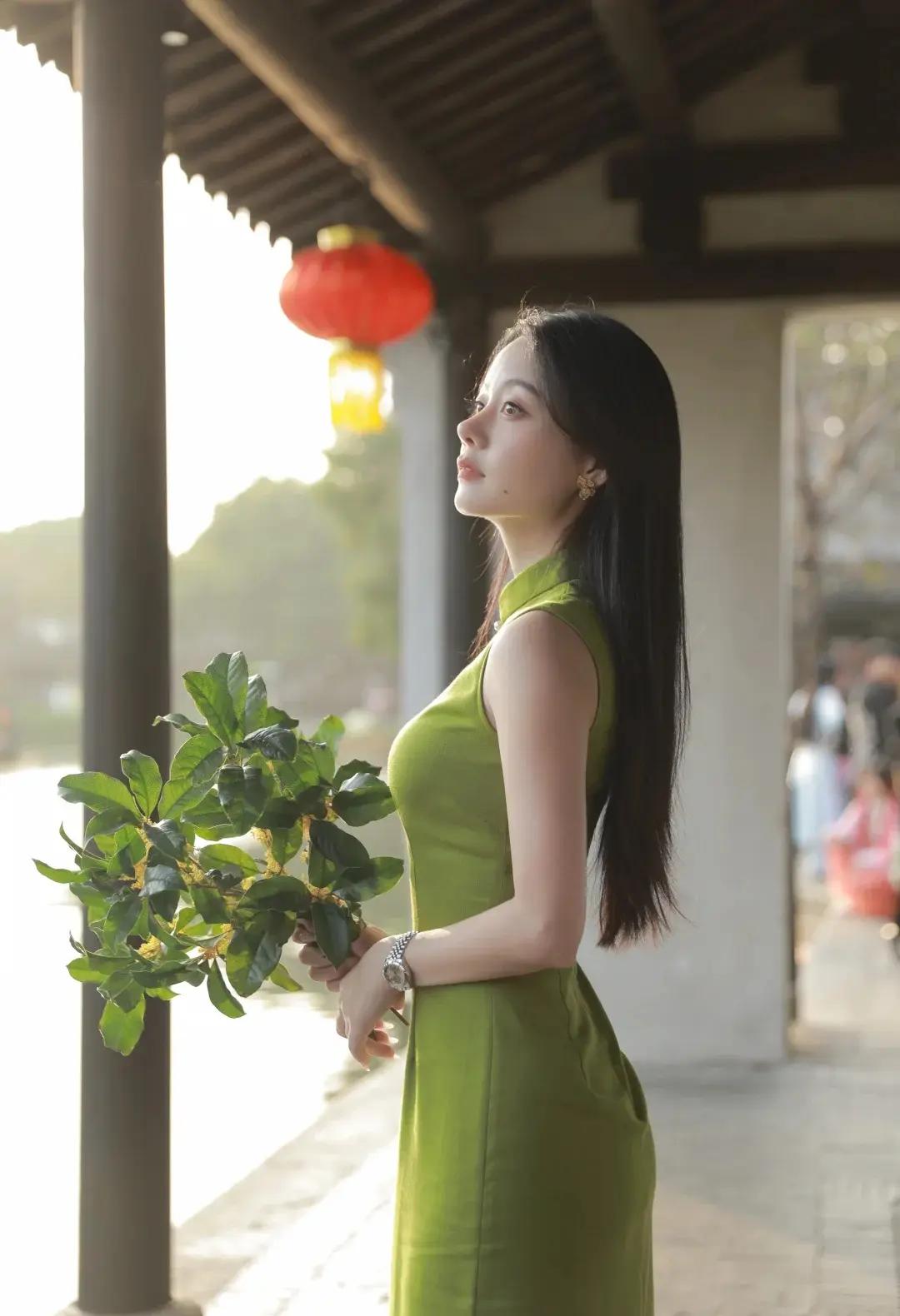 生活要全力以赴地认真，快乐要肆无忌惮地张扬，希望你能勇敢地做自己，有歇足停