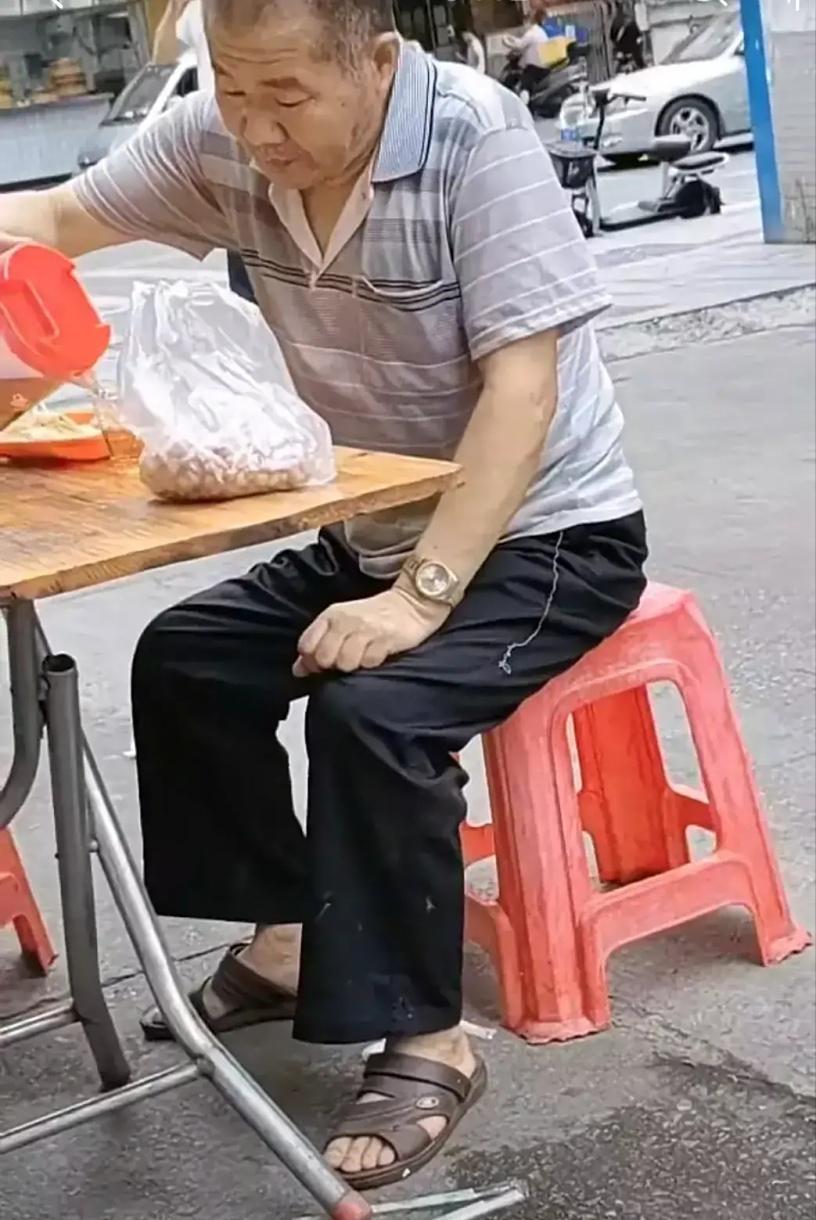 广东人真是太低调了！我看有网友分享广州番禺钟村那边，有个阿公，家里六口人。村里每