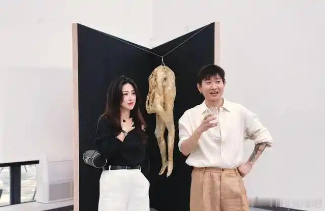 朱珠带火的zara黑白配，我扒了一遍，原来是普通人也能买得起的高级感陷阱