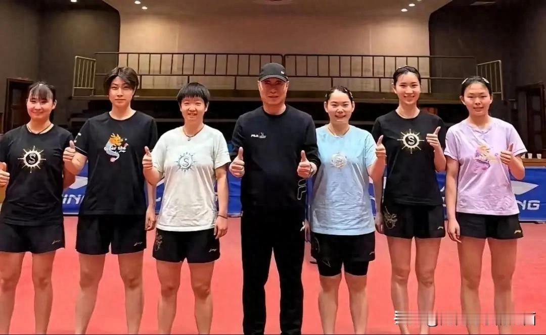 这里面王添艺的颜值她排第二，就没有人敢排第一吧。她的身材清瘦，高挑迷人，气质沉稳