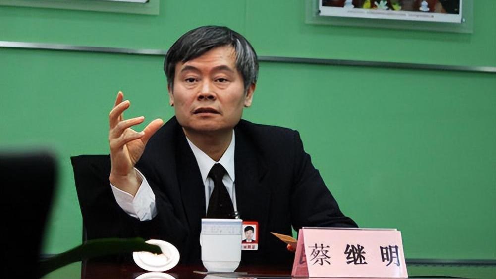 为何以前五一放7天,现在却改成五天还得调休,原来都是他的建议