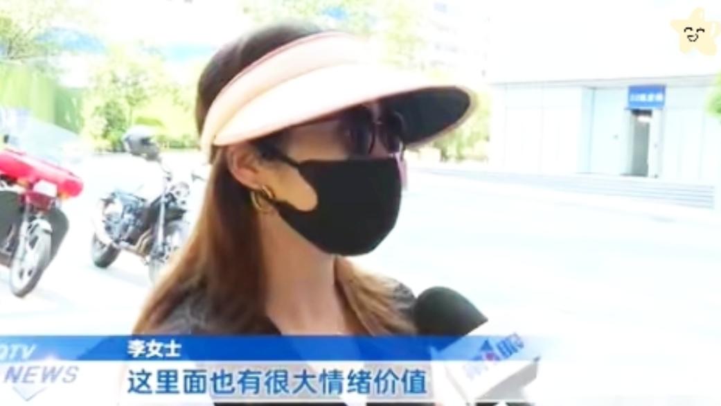 重庆一家普通的理发店里，原本只是场再寻常不过的做头发经历，最后却演变成了让不少网
