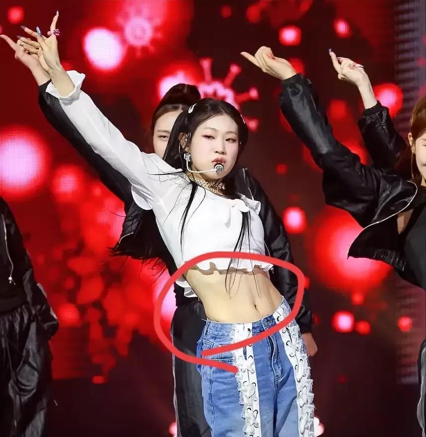 天呐!小沈阳女儿在韩国出道了，前段时间还嘲笑她长的又丑，唱功又一般，居然有代表作