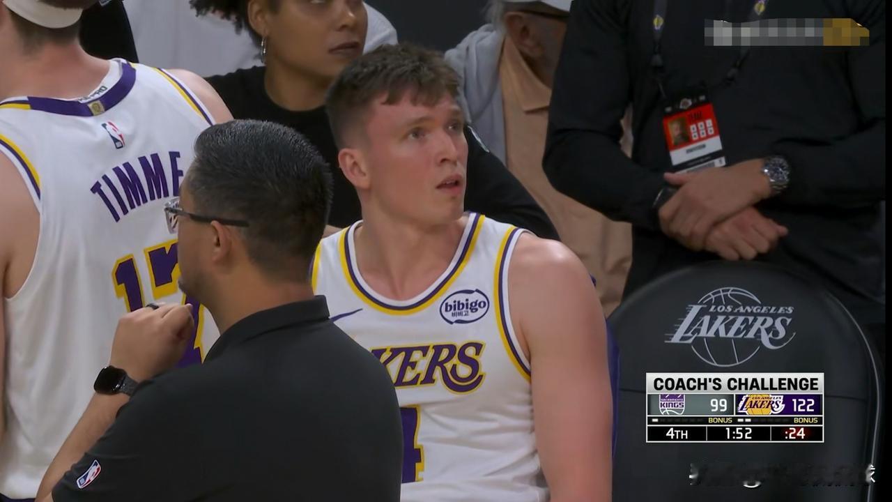 我强烈建议湖人主帅雷迪克重新重用克内克特！在今天湖人主场以125：101大胜国王