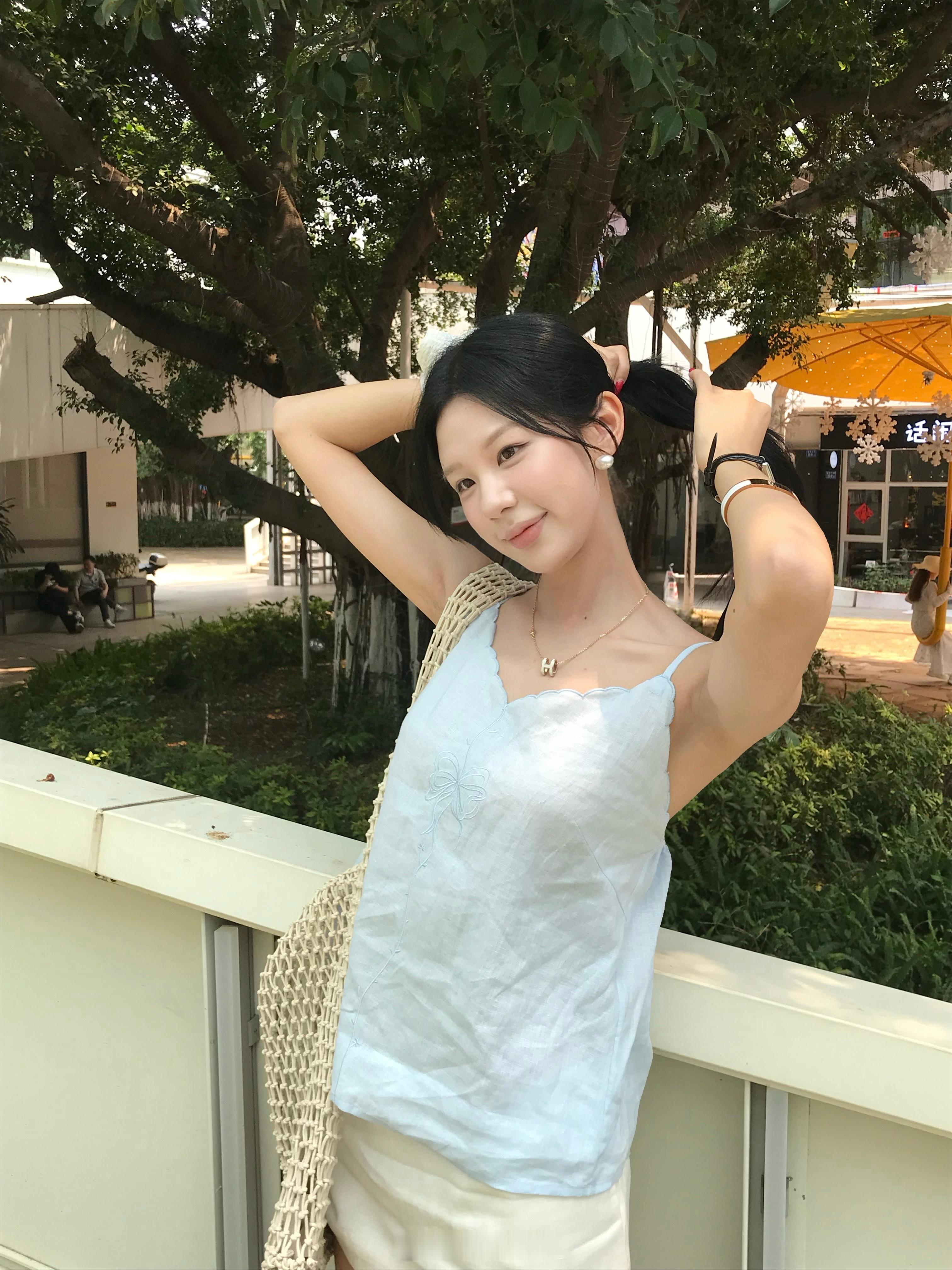 来厦门旅行的话，华美的这个大伞非常值得一拍。我觉得是很“游客”但是又不怎么同质化