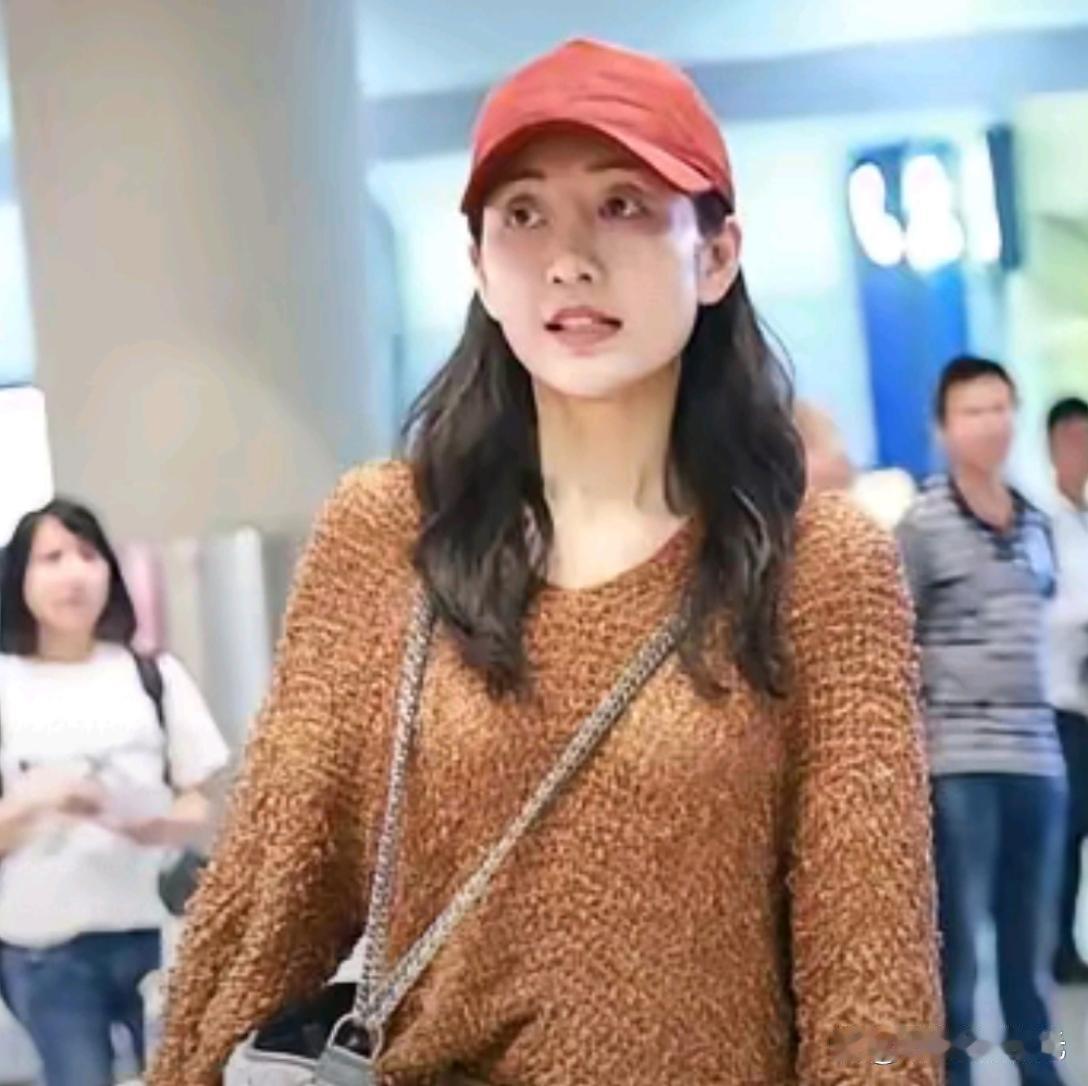 王鸥模样变啦。