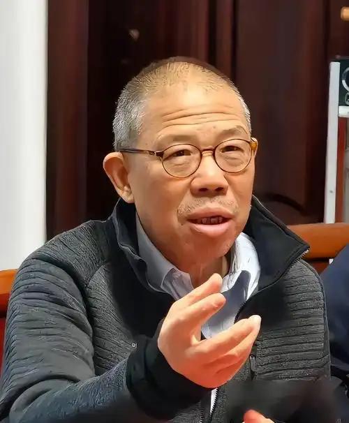 怪不得钟睒睒要跟电商掀桌子！不是因为电商卖1块5亏了本，而是电商把水卖1