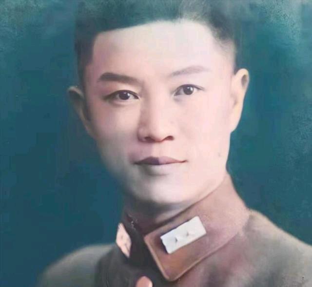 1941年的长沙城，102师师长柏辉章快急疯了。对面是4万多日军精锐，自己手里不