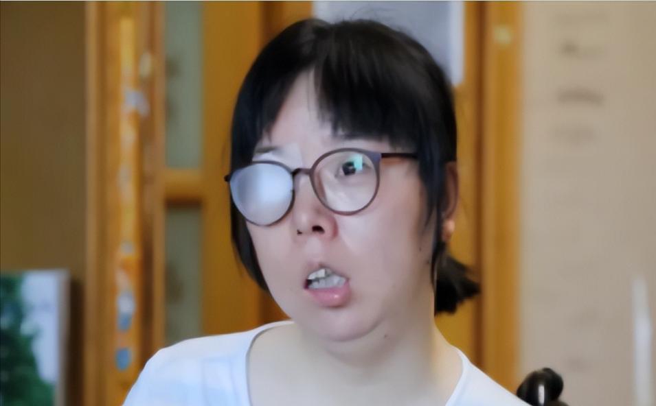 2012年，安徽30岁医学博士怀孕后瘫痪在床，生下儿子后丈夫却说：“我们离婚吧，