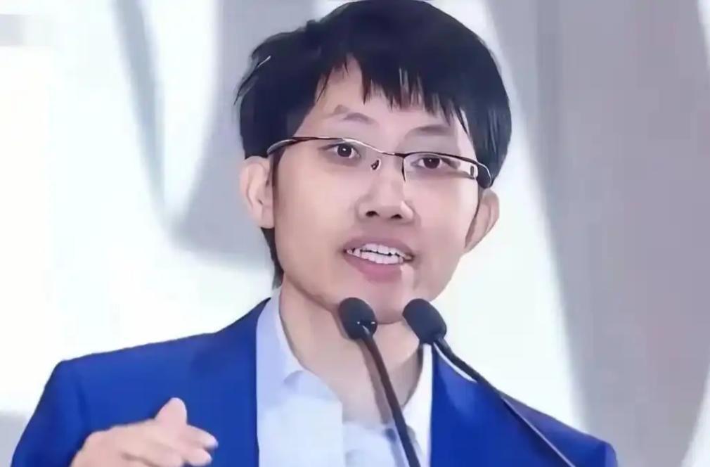 不知道大家有没有注意到，去年年初红得发紫的Deepseek和梁文峰，现在都没什么