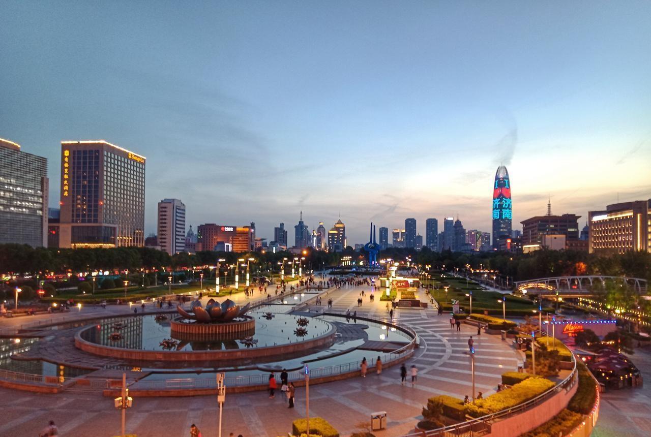 山东谁是老大？青岛，这没啥好争的。但谁是老二？这事最近真有人吵起来了。以前大