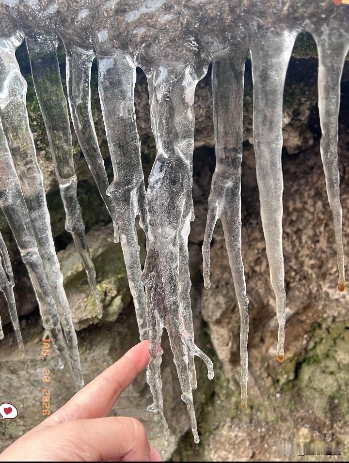 这次寒潮的“杀手锏”根本不是冷，而是湖南、贵州、重庆即将遭遇的冻雨。很多人