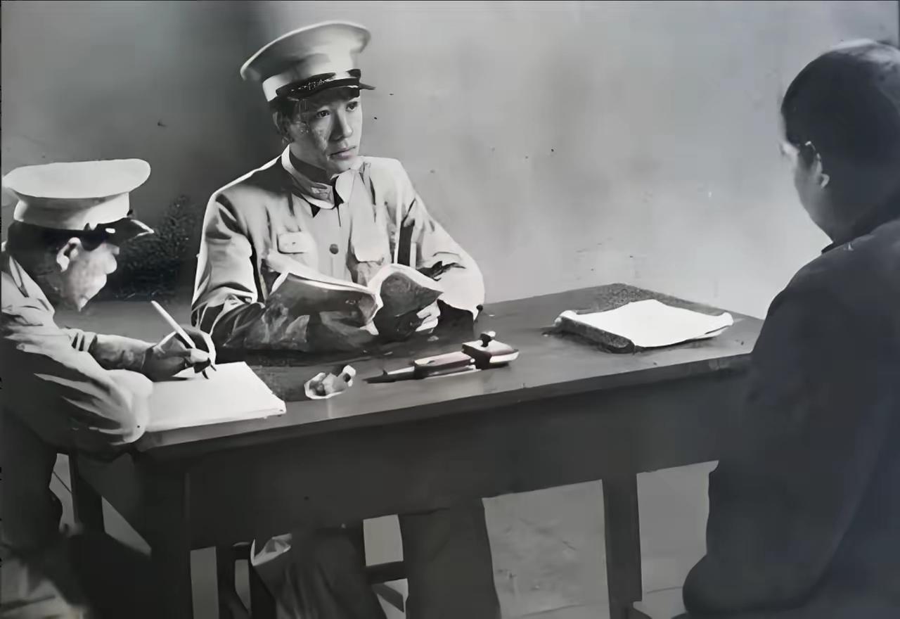 1950年5月，无线电监测站，捕捉到一段奇怪的电波。技术人员连夜破译，结果吓人：