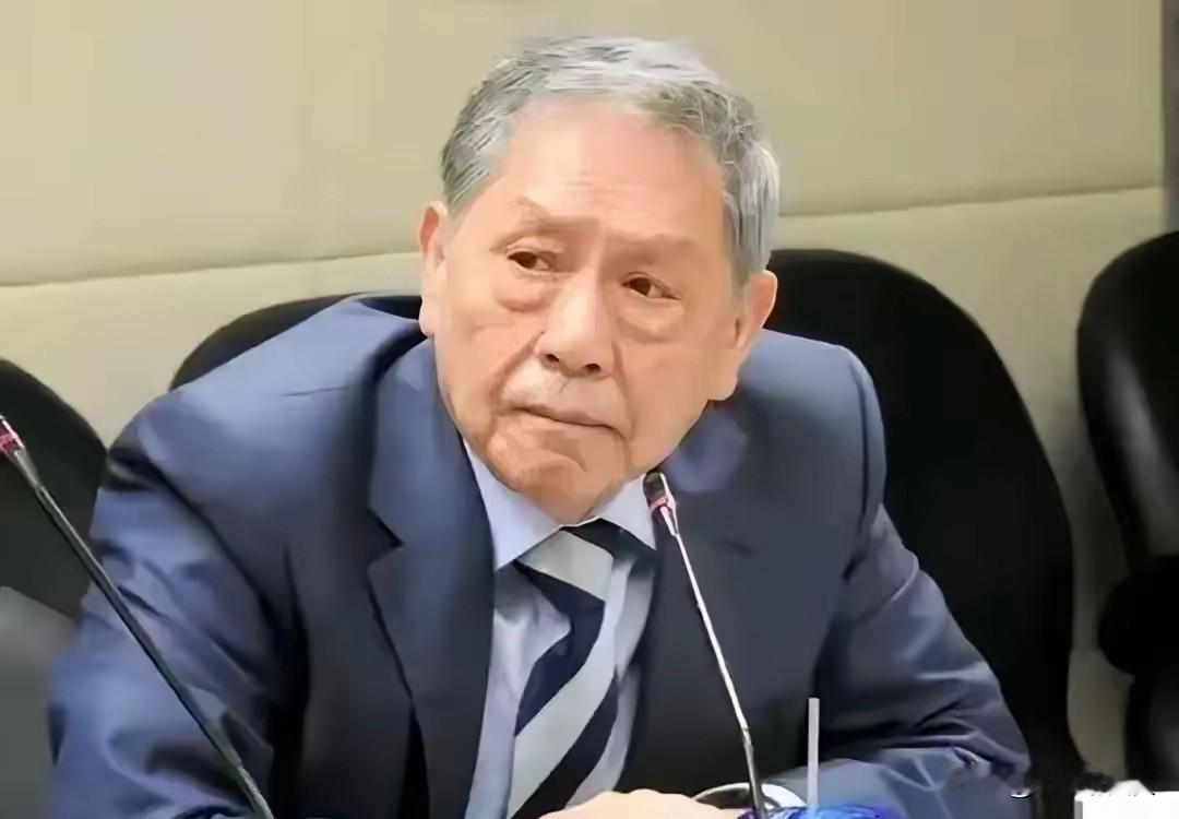 7月7日，台湾退役中将帅化民说：中国大陆试射"巨浪3"潜射导弹，这种导弹的射程是
