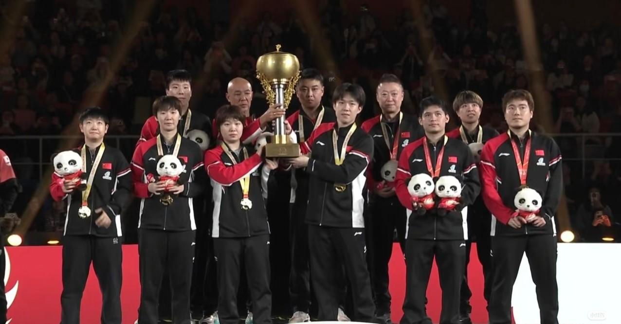 这个领奖位置上最开心的人是孙颖莎了因为大家都知道，以前混团孙颖莎就不爱拿