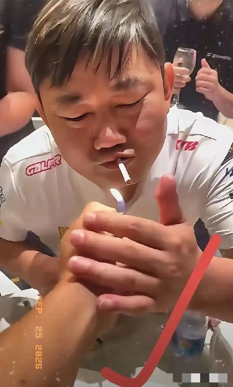有个在张雪机车上班的朋友，离职了才敢说的实话，他说张雪真的不是表面看到的这样。网上总说他没有素质，吊